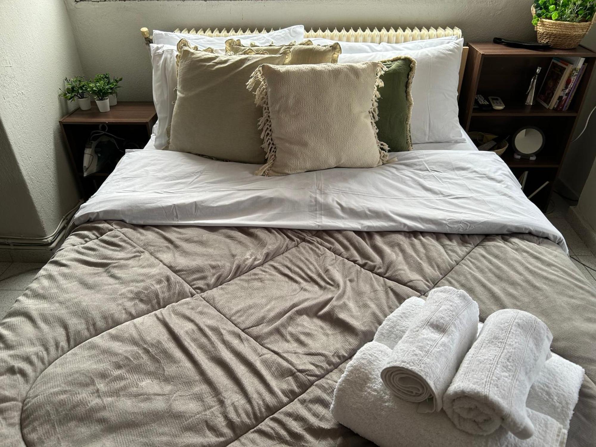 City Center Apartment เซเรส ภายนอก รูปภาพ
